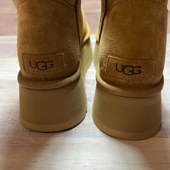 Ugg Women's Chestnut Classic Dipper Platform Boots  Size: 9 - Picture 5 of 12